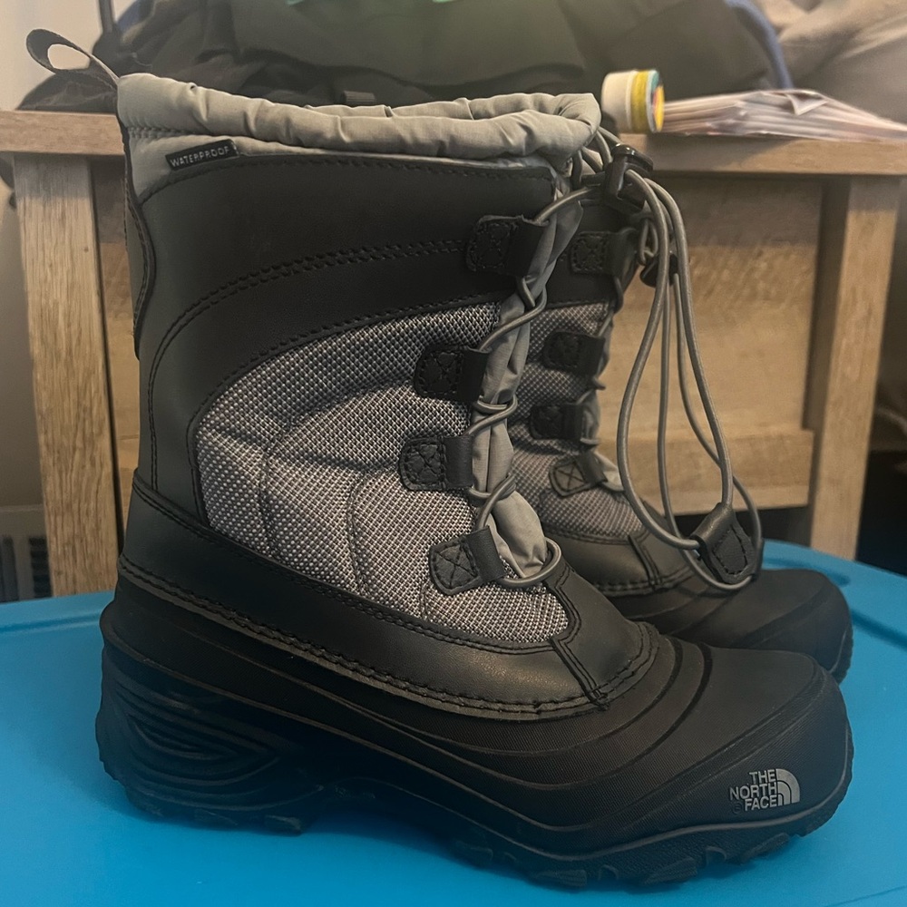 Kids The North Face snow boots